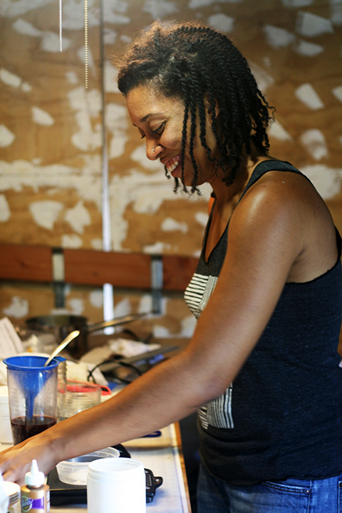 Jen Hewett Studio: Making Natural Ink with Kenya Miles